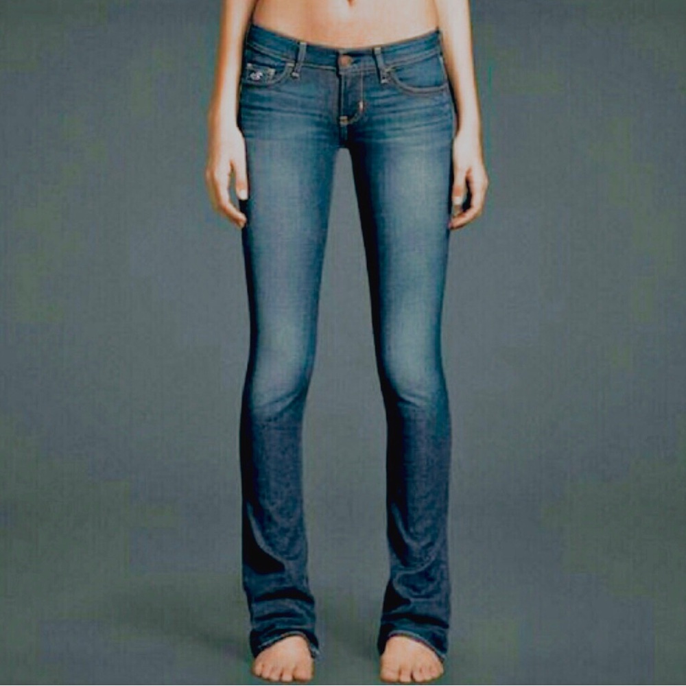 Hollister - Low Rise Bootcut Jean